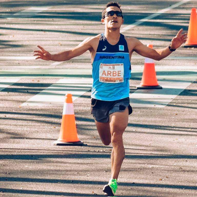 Joaquin Arbe va por todo en el mítico maratón «A pampa traviesa»