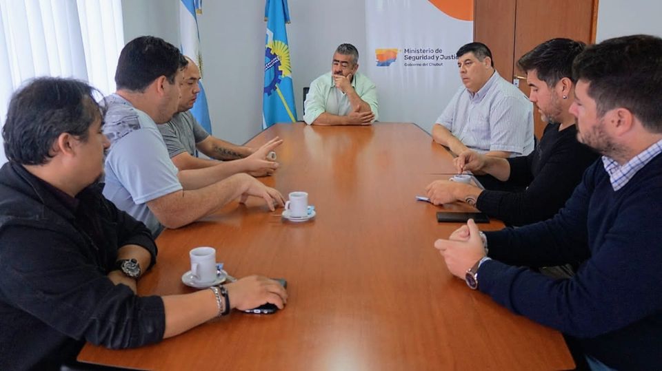 El ministerio de Seguridad y Justicia definió medidas preventivas con remiseros de Trelew