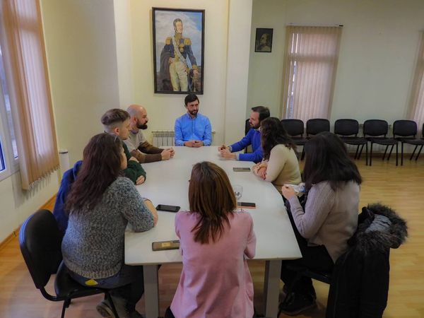 Ingram recibe al equipo del CFI en la Municipalidad de Trevelin