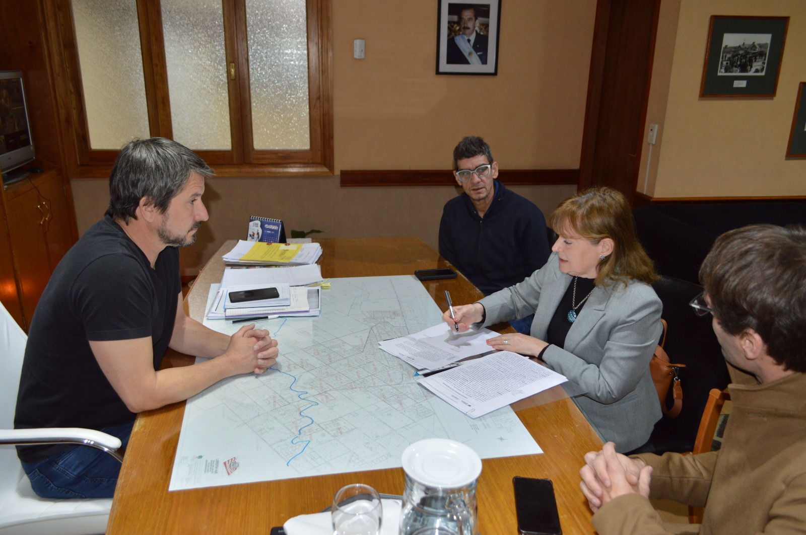 El Gobierno cedió a Trelew equipamiento para producción de conservas
