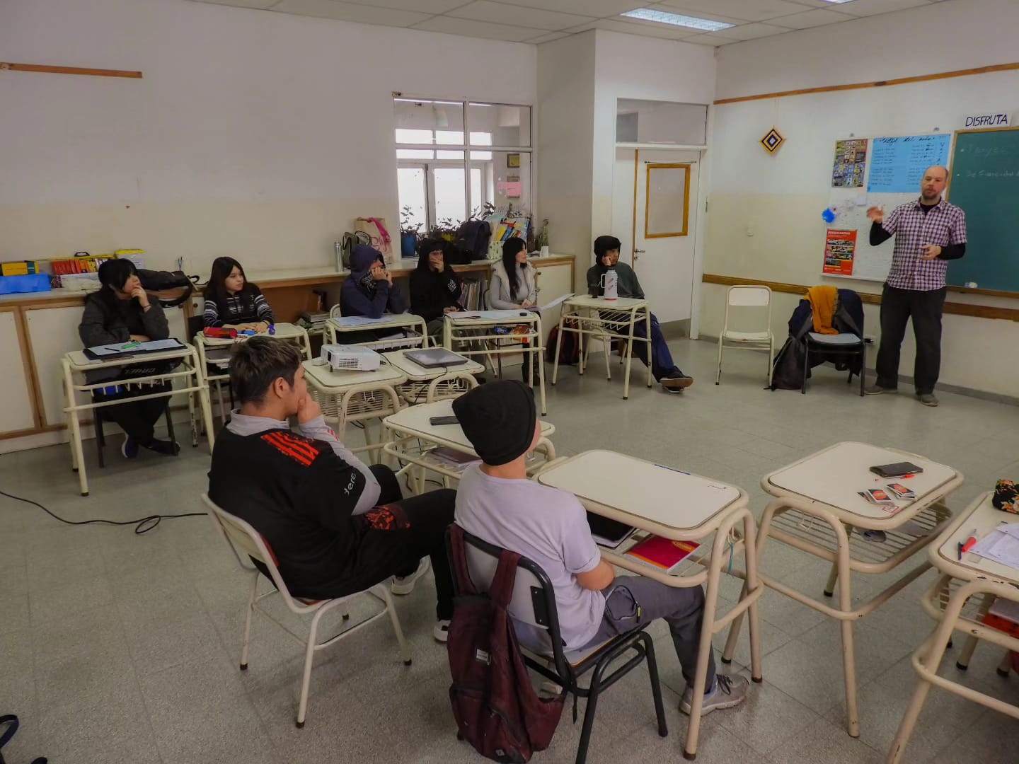 CHARLA CONVERSATORIO SOBRE EL AMBIENTE EN LA ESCUELA DE LAGO ROSARIO