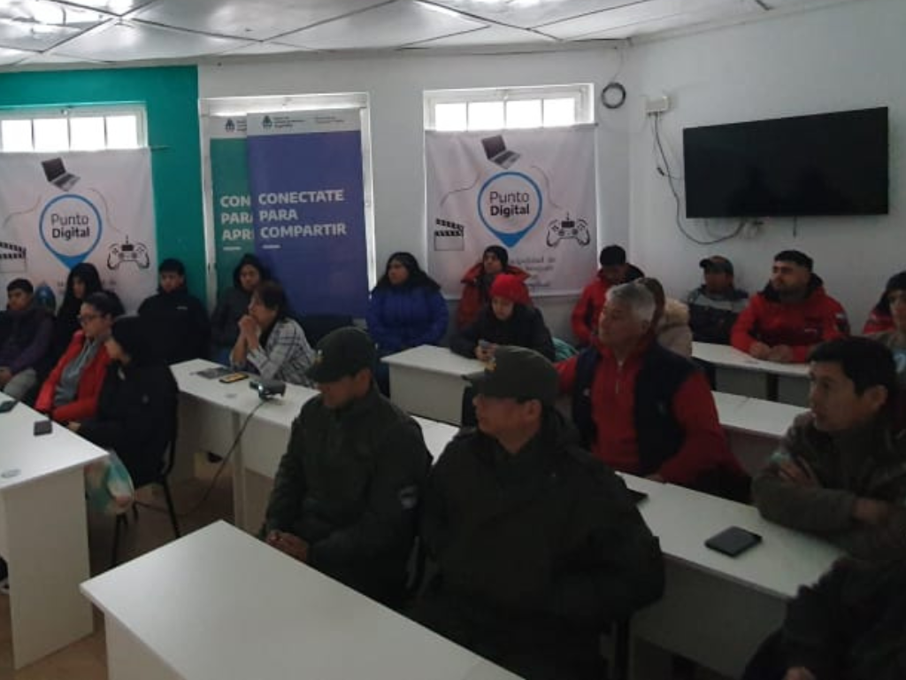 Capacitación para instituciones en Alto Río Senguer