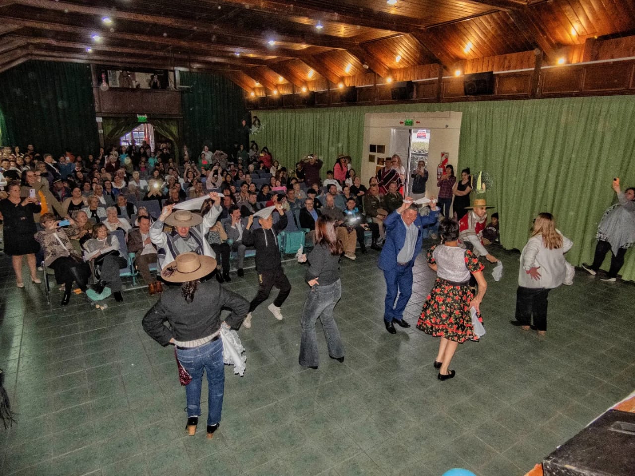 Trevelin festejo el 214° aniversario de la independencia de Chile