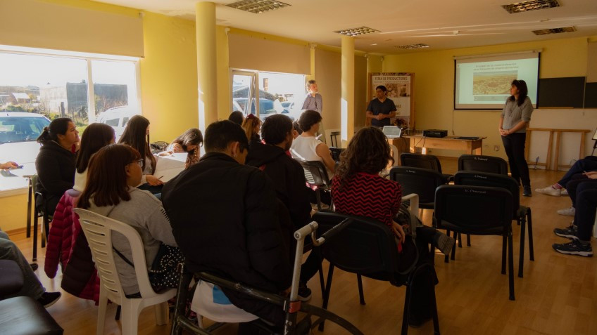 Reunión positiva sobre canal de comercialización para aumentar productividad en emprendimientos