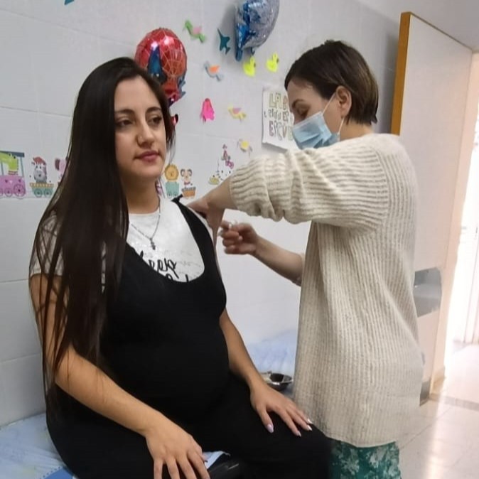 El Gobierno del Chubut extendió hasta el 31 de octubre la campaña de vacunación contra el Virus Sincicial Respiratorio para embarazadas