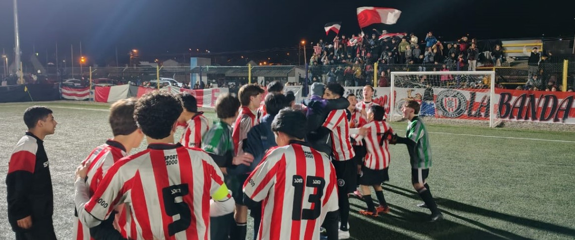 Copa Ciudad de Esquel 2025: Belgrano Seniors e Independiente van por la Final